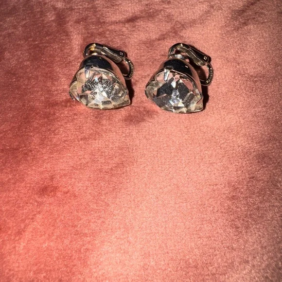 Lot of Vintage Costume Jewelry - 5 pairs of clip on earrings. - Picture 5 of 7